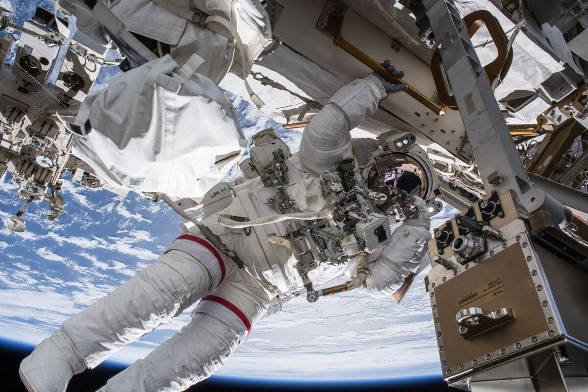 Experienced NASA astronauts make spacewalk together Seradata