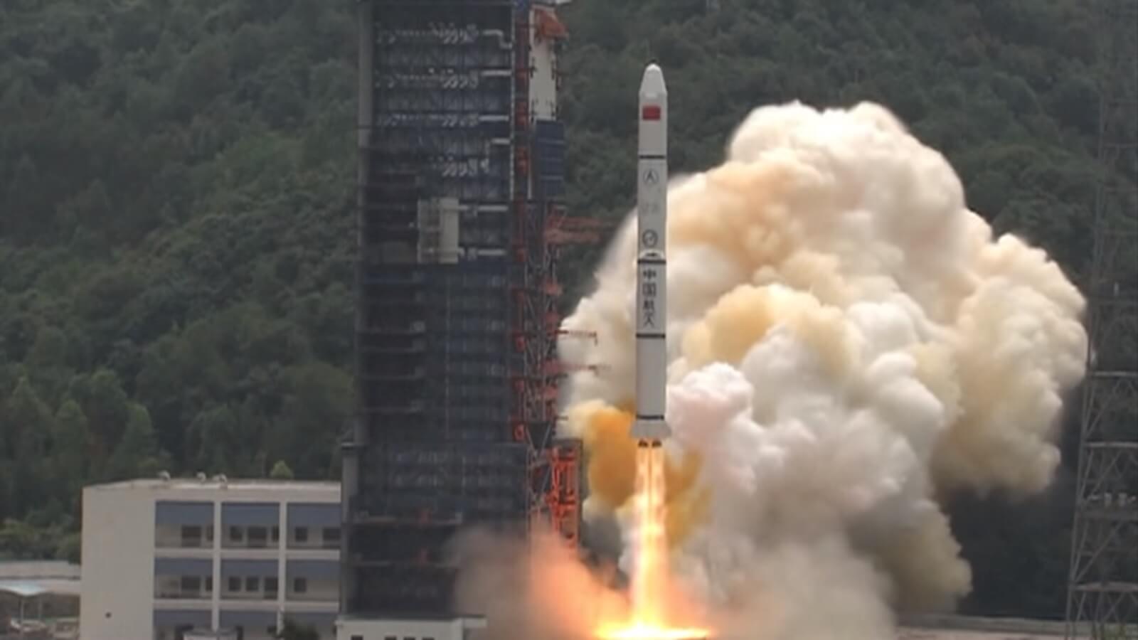 China Launches Pair Of Experimental Satellites - Seradata