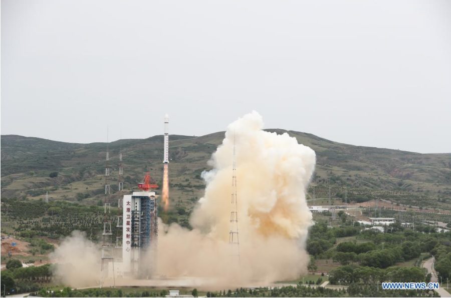 China places four satellites into LEO