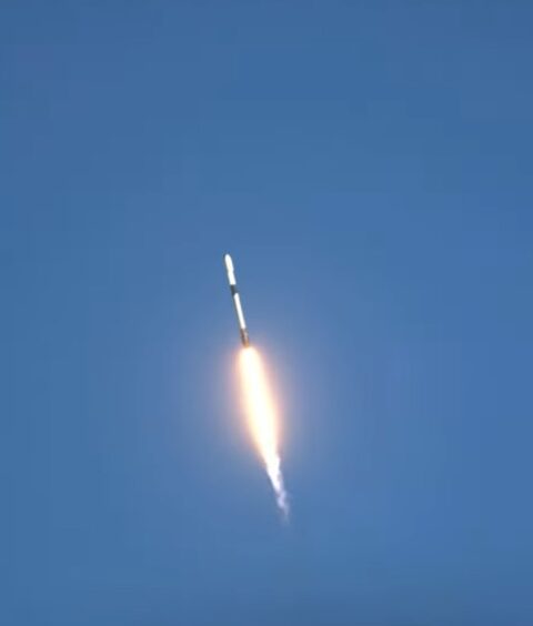 SpaceX launches five Iridium-NEXT and fifteen OneWeb sats plus a OneWeb ...