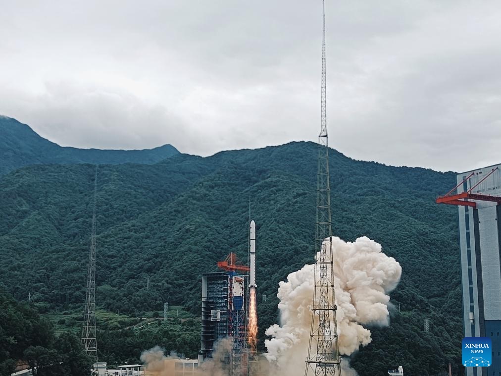 Yaogan 39 satellite triplet launched by China